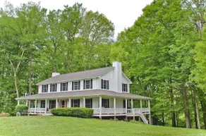Restful Rustic Farmhouse on Lake Cumberland - Image 5