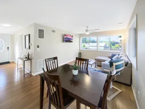 Cozy Riverside Cottage - Image 5