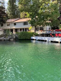 Safe private waterfront Amazing location and home - Image 2