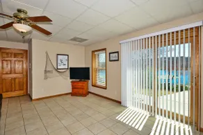 ”JUST STEPS TO THE WATER”2 BR 2 BATH 5 POINTS COVE - Image 3