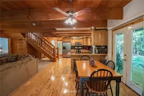 Beautiful home with hot tub near Lake Cushman - Image 1