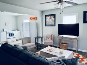 Pete's Lounge - Image 2