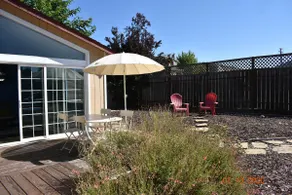Sonoma County Oasis w/ complimentary wine - Image 4