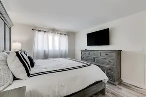 Modern Villa in Old Litchfield - Image 5