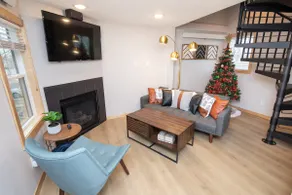 Cozy Chalet without the Mountains - Image 5