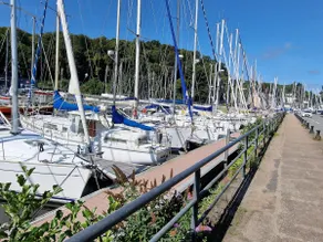Beautiful duplex with stunning marina views - Image 3