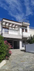 Nice house close to the sea - Image 3