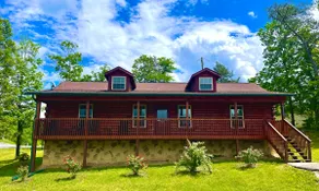 Cozy Private Cabin! 3BD2Bath/Hot Tub/GSM/Lake/Pool/Pet-friendly/Gated community - Image 3