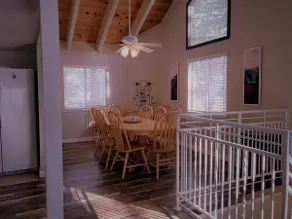 South Lake Tahoe 3 Story Condo Sleeps 8 WiFi - Image 4