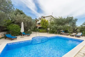 Family pool house - Image 2