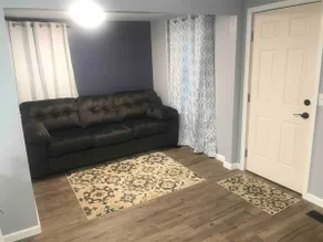 Cozy One Bedroom House - Image 4
