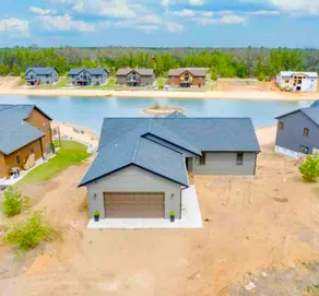 Beach House on Lake w/ Game Room, WI Dells 30 min - Image 2