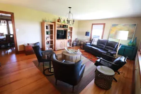 Relaxing Vineyard Cottage on a Peaceful Farm - Image 5