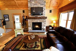 Chalet •Sleeps 12 •Hot Tub •10 min to Sunday River - Image 5