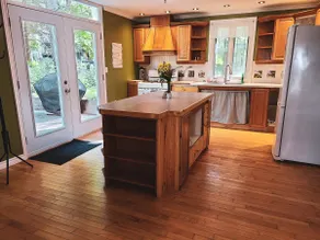 Adorable country guesthouse on Graham Lake - Image 3