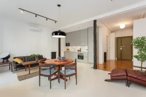 Luxury Silver Apartment just steps from Gran Vía by Batuecas - Image 2