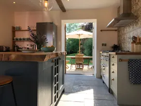 Beautiful Coach house in Pilton - Image 4