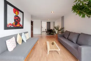 Fresh & Comfy Apartment with Full Kitchen in Roma - Image 4