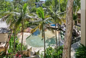 Sea Temple Palm Cove 2 Bedroom Luxury Apartment - Image 5