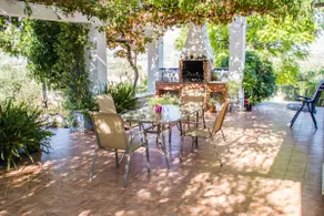 Quiet country house with panoramic views. - Image 2