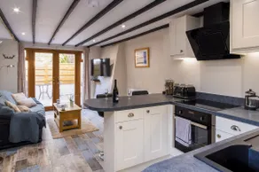 Romantic cottage with hot tub/pool/sauna/fishing - Image 3