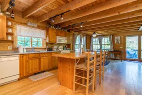 Cozy Log Cabin in White Mountains - Image 5