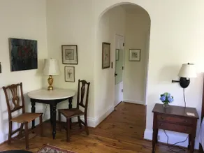 Sunny private studio, walk to the University - Image 5