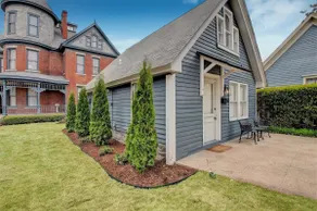 Baker Cottage - Luxury Downtown - Image 2