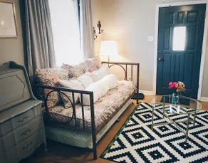 Midtown Cottage | Monthly Stays | Utilities + WiFi - Image 4