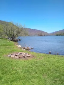 Riverfront house near Radford and Blacksburg - Image 2
