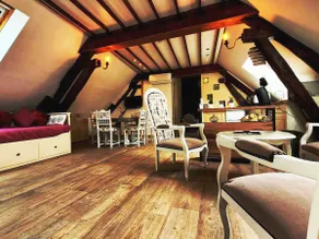 Au 1894 Loft and Private Spa - Image 3