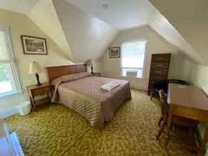 Alvan Riccar Cottage 3 at Poland Spring Resort - Image 4