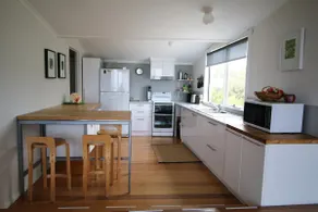 Hellyer Beach Bungalow- Absolute Beachfront - Image 3