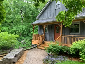Luxury Cottage in the Woods - Image 1