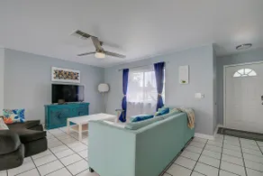 Stunning \"Nature Coast\"FL Salt-water Pool getaway - Image 3