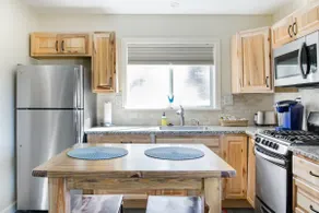 Close in, cozy guesthouse surrounded by nature! - Image 5