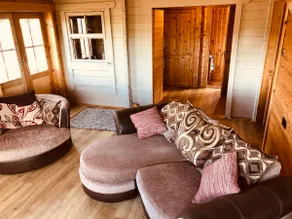 Penhill Luxury Lodge with a hot tub - Image 3