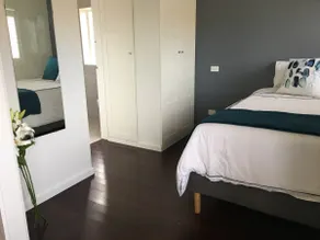 Shiny Bright Apartment - Image 3