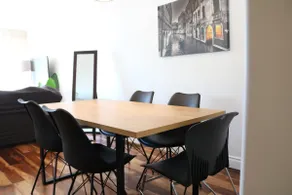 Warm & Renovated 3 Bedroom Suite - Full Kitchen - Image 2