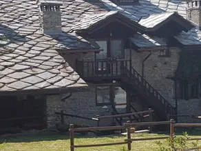 Maison Cenne, Val d'Aosta, Gressan - Image 2
