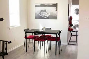 Pearl Street Cottage-Perfect Location Near Square! - Image 3