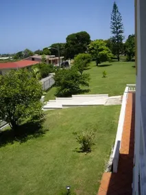 Evergreen House: Spacious 3bed Apartment - Image 3
