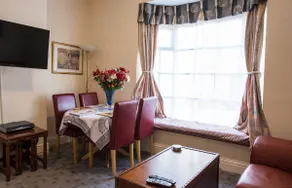 Town Centre Apartment - Image 3