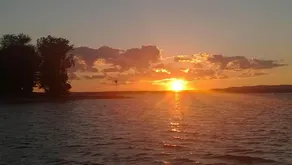 Luxurious Waterfront house on Ottawa River - Image 2
