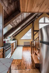 Meadowcroft Farm: Private & Sunny Loft Apartment - Image 2