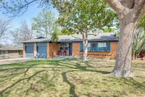 Pearl Snaps Texas Trail House - Image 5