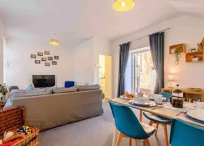 Richmond Cottage, Minehead 2 mins to beach - Image 2