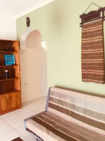 Spacious Sun-Lit Apartment - Entire Place - Image 4