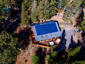 Two people ski FREE with every winter stay! - Image 3