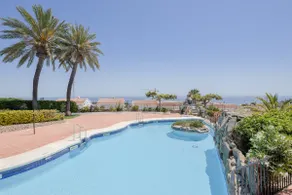 Maison \"Nerja Capistrano Villa\" avec vue sur la mer, Wi-Fi, jardin, terrasse et piscine partagée. - Image 2
